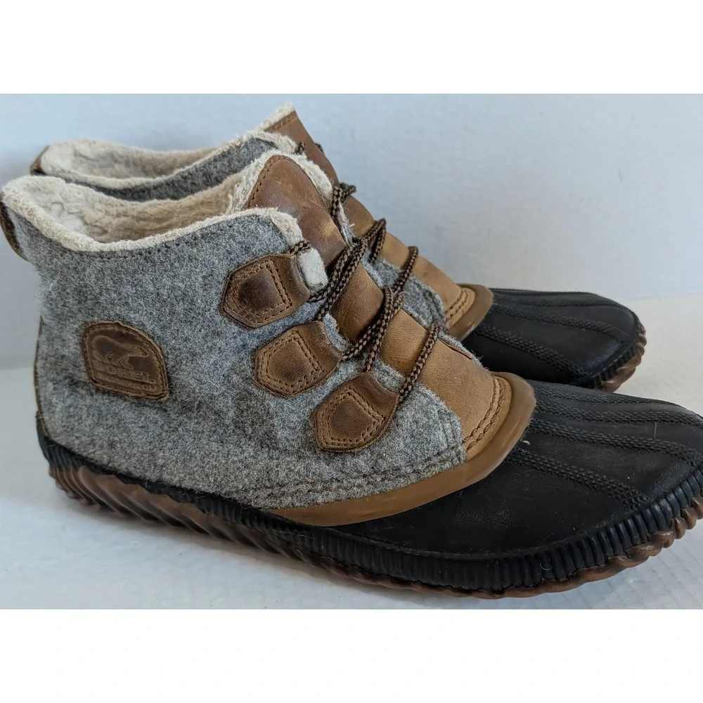 Sorel Women's Waterproof Duck Boots Gray Felt Faux Fur Lined Size 11